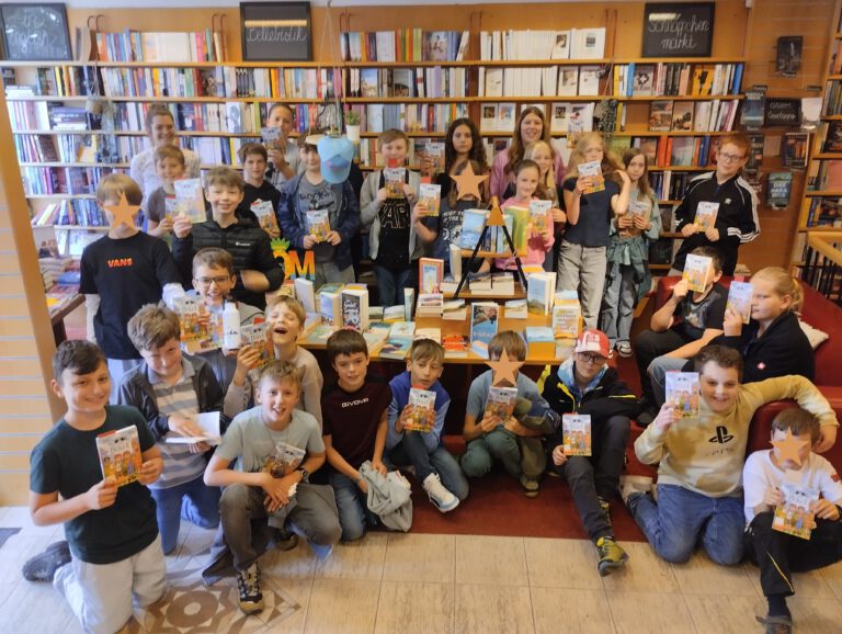 Mehr über den Artikel erfahren Welttag des Buches: Klasse 5c besucht Buchhandlung Dienstbier