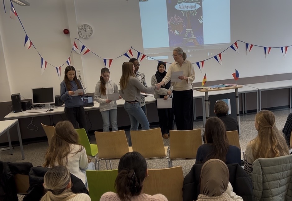 Mehr über den Artikel erfahren Vorlesewettbewerb im Fach Französisch an der Werner-von-Siemens-Realschule Erlangen 